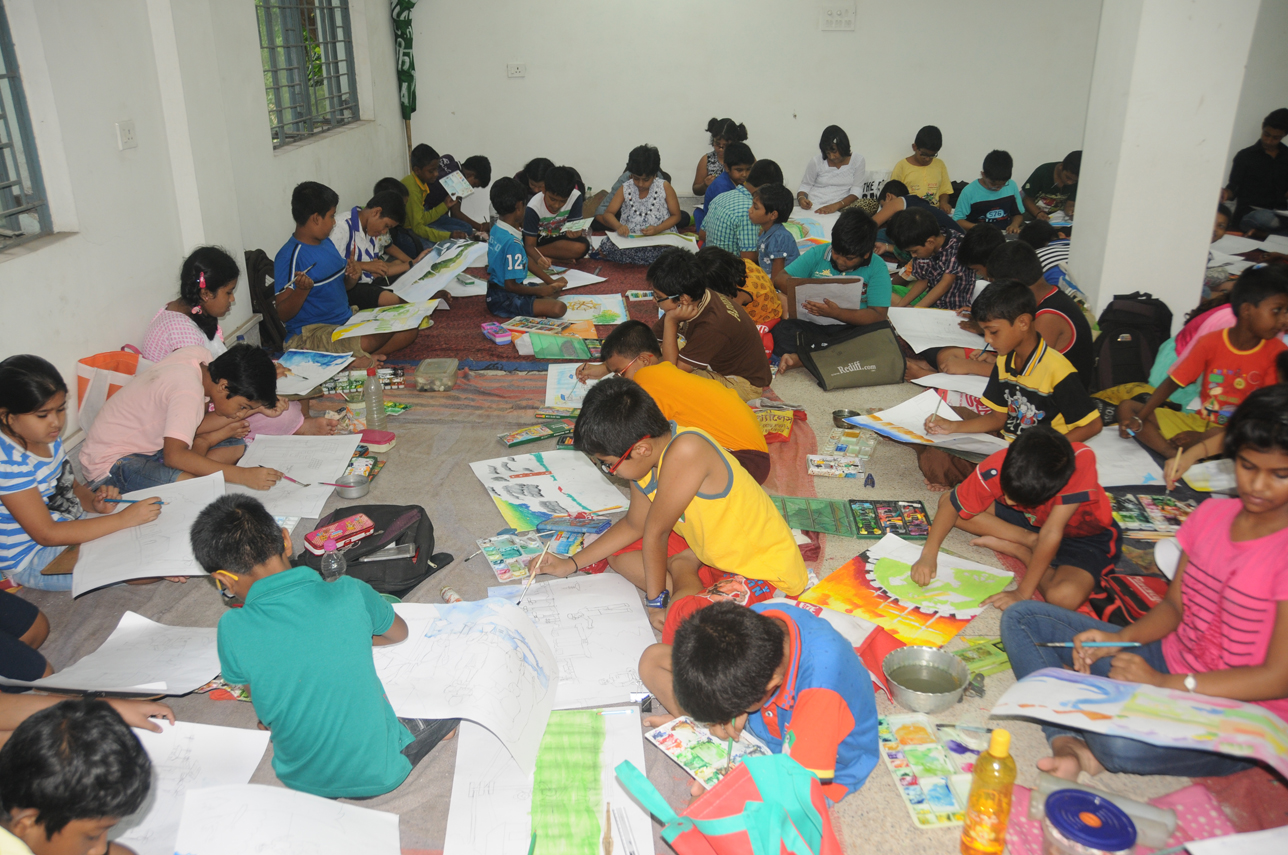 Participants in Sit & Draw competition
